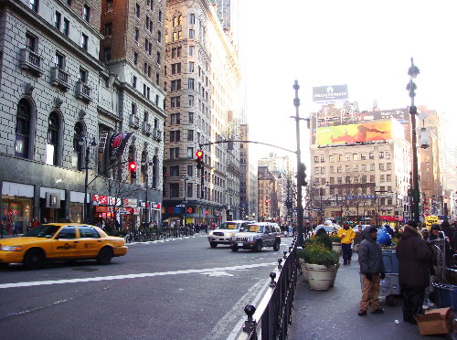 34_st_nyc_broadway_6th