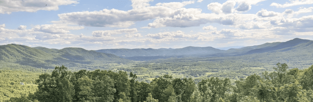 Scenic view from the Upper Goose Creek Valley Outlook - exploringmonkey.com